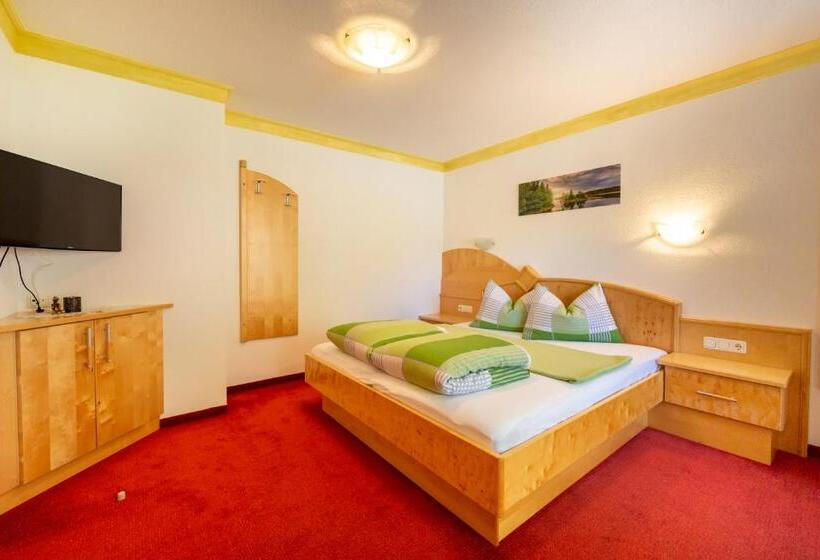 דירת חדר, Val Monte