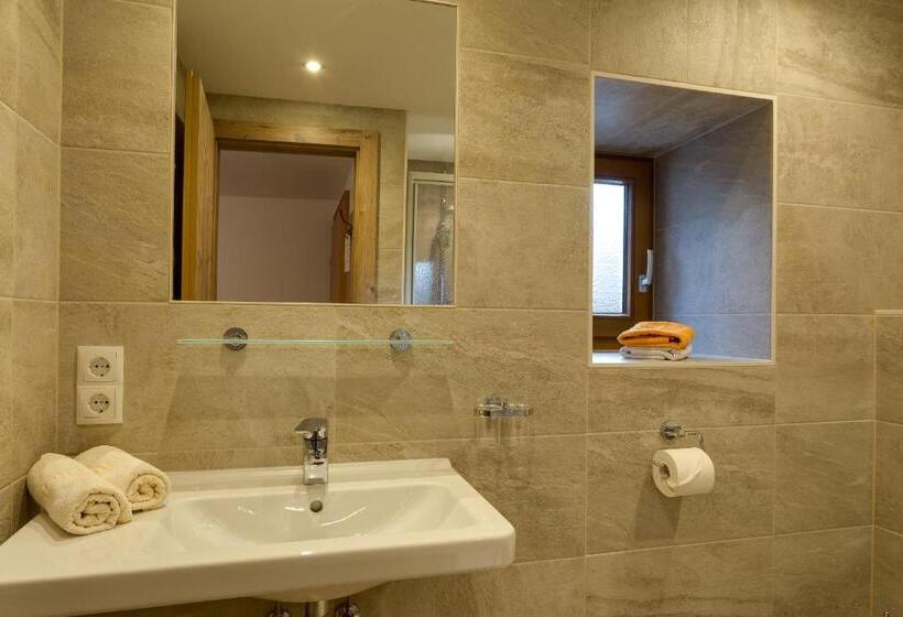 Apartamento 1 Dormitório com Sacada, Albert'n Haus