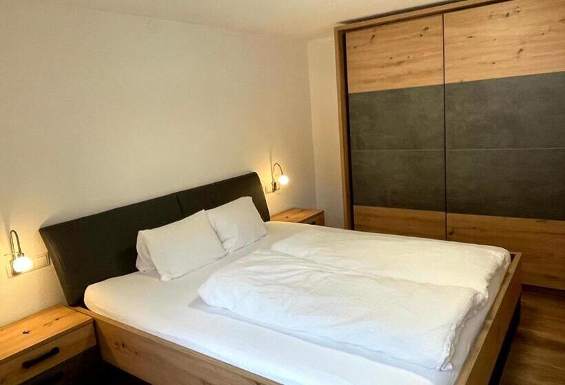 Apartamento 1 Dormitório com Sacada, Albert'n Haus