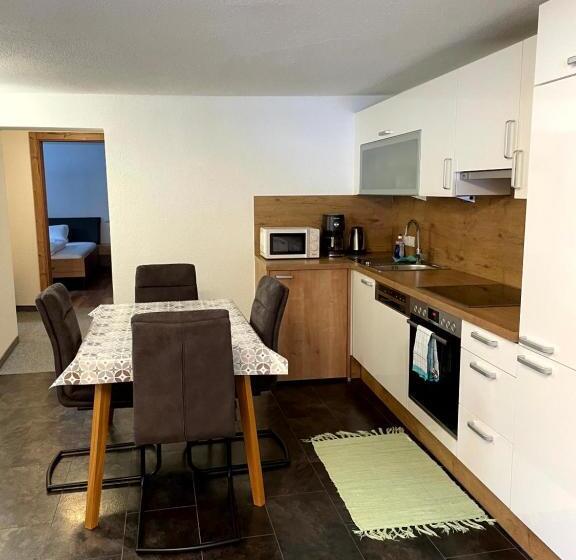 Apartamento 1 Dormitório com Sacada, Albert'n Haus