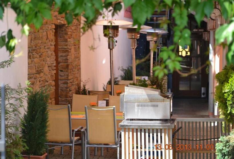 メゾネットスイート, Alex Pension