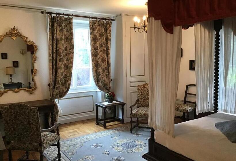 Номер Стандарт, Chateau De La Chapelle Des Bois