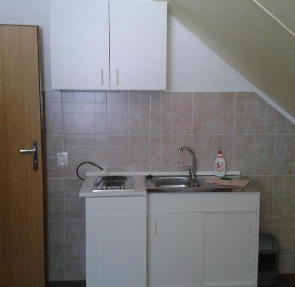 １ベッドルームペントハウスアパート, Dom Petra