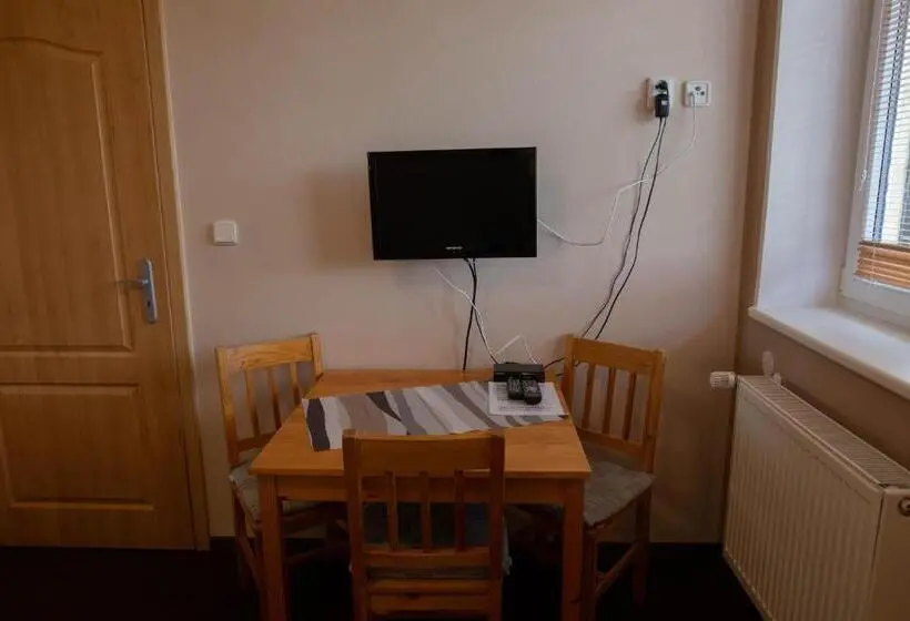Standard Kolmen Hengen Huone, Penzion štekrův Mlýn