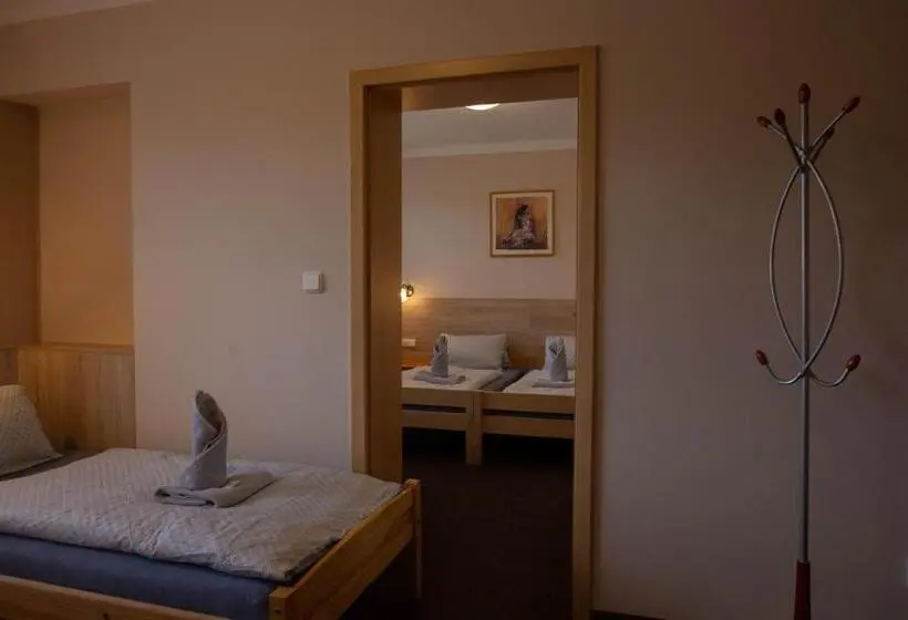 Standard Neljän Hengen Huone, Penzion štekrův Mlýn
