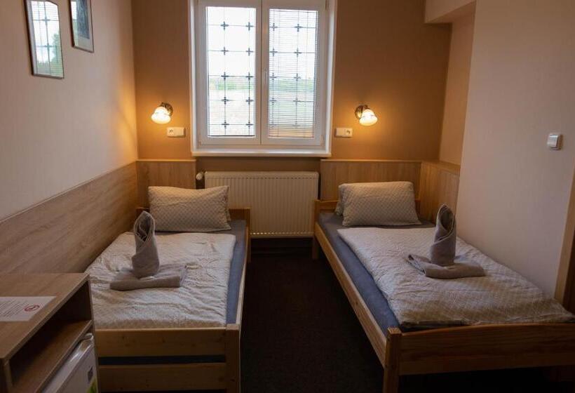 חדר סטנדרט לארבעה, Penzion štekrův Mlýn