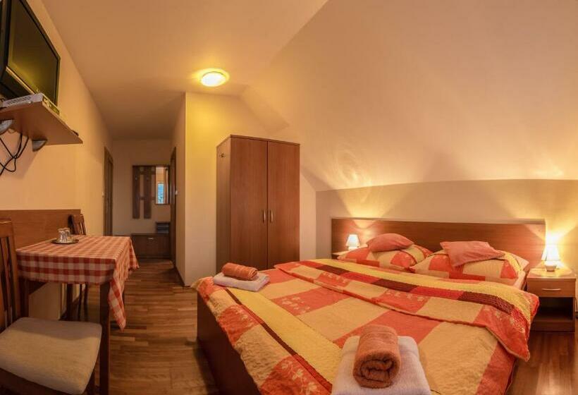 标准间, Privat Baja