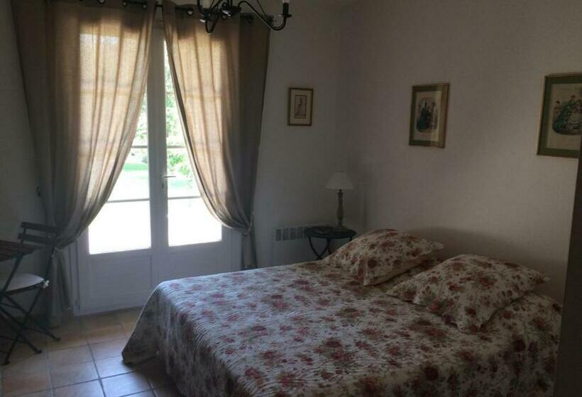 标准间, Putt Tee Country