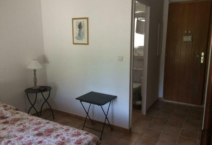 标准间, Putt Tee Country