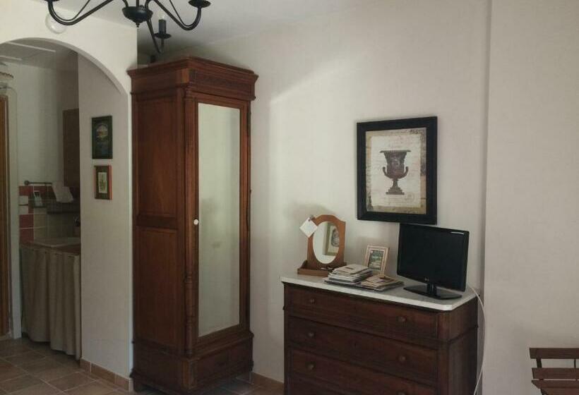 标准间, Putt Tee Country