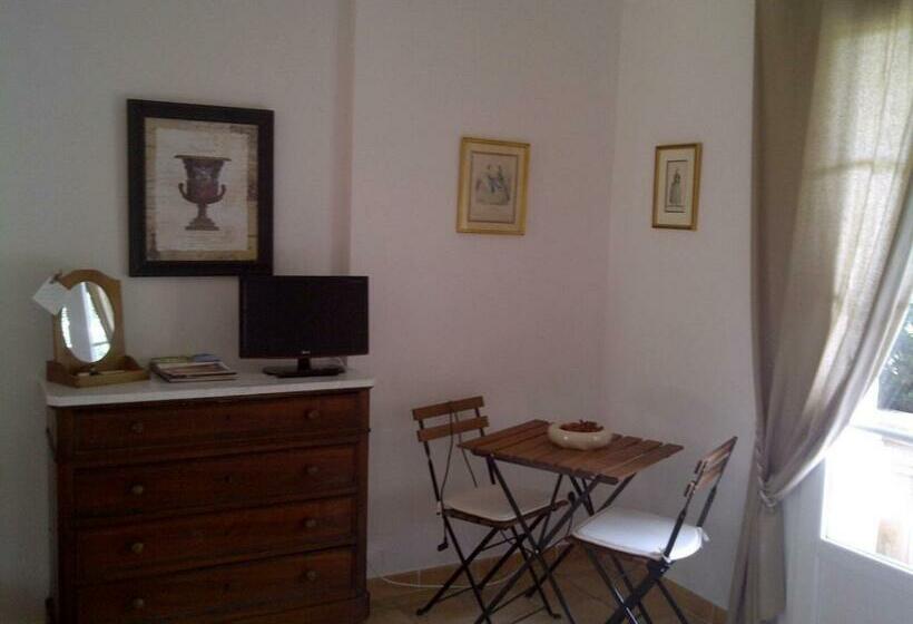 标准间, Putt Tee Country