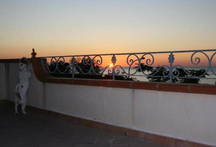 شقة دور أخير غرفتين نوم, Appartamenti Pousada Michelino