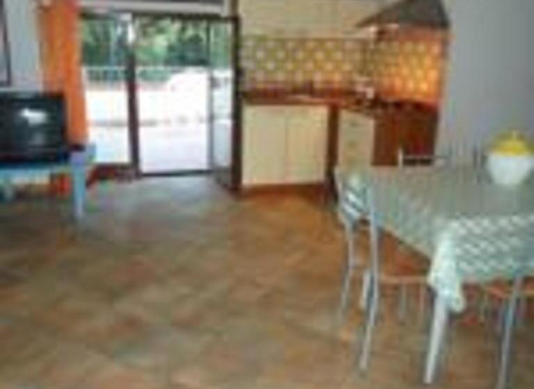 شقة دور أخير غرفتين نوم, Appartamenti Pousada Michelino