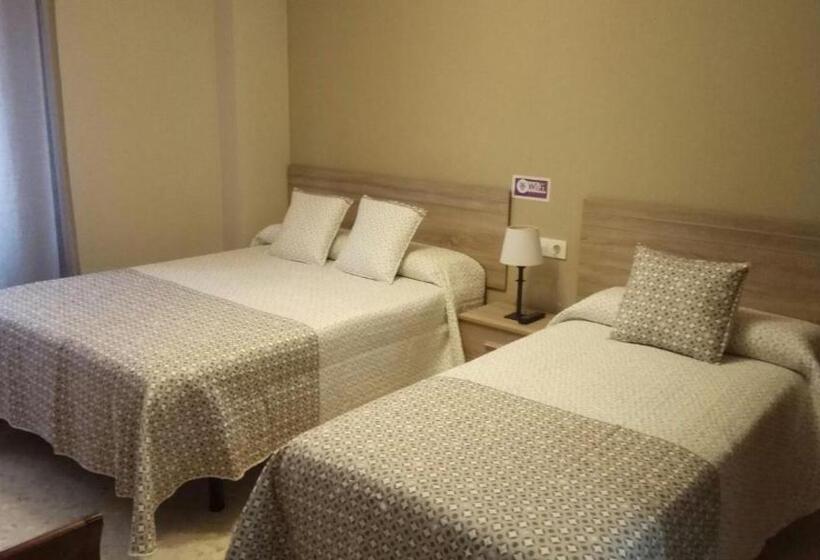 3-Bett-Standardzimmer, Hostal Tilos