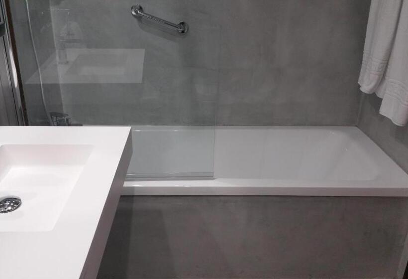 3-Bett-Standardzimmer, Hostal Tilos