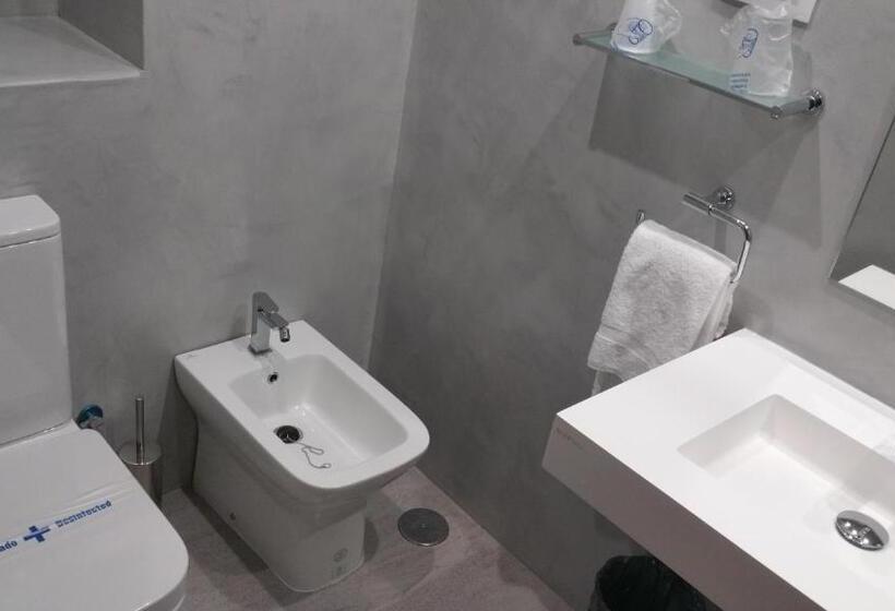 3-Bett-Standardzimmer, Hostal Tilos