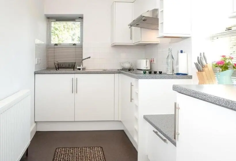Huoneisto 1 Makuuhuone, Kiltearn Guest House
