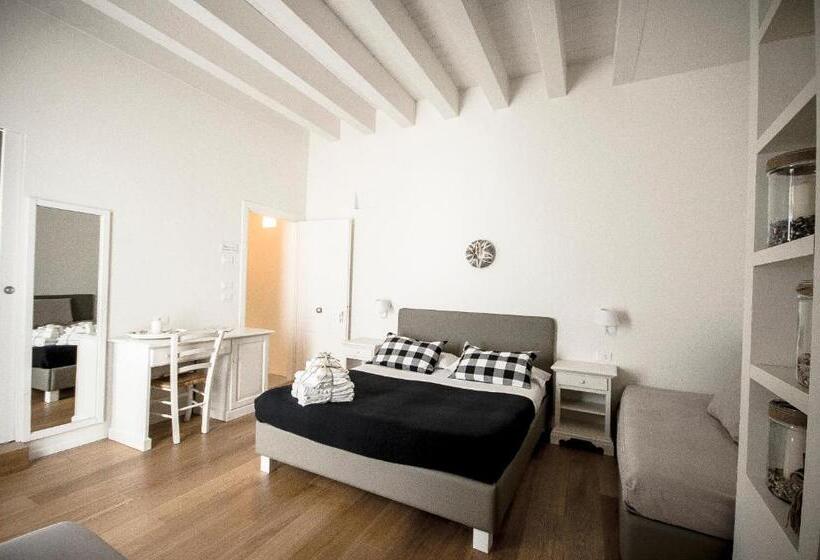 اتاق استاندارد چهار تخته, La Maison