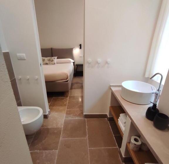 اتاق استاندارد سه نفره, La Maison