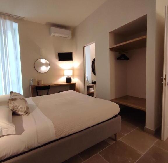 اتاق استاندارد سه نفره, La Maison