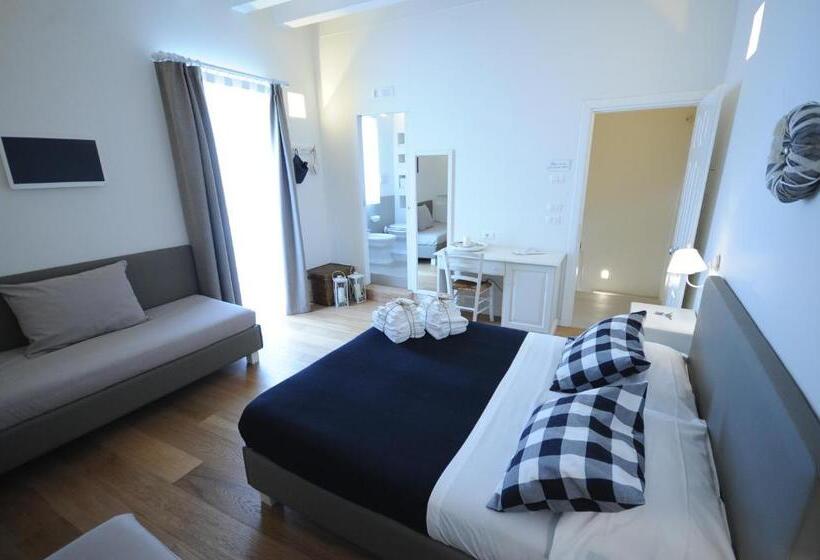 اتاق استاندارد چهار تخته, La Maison