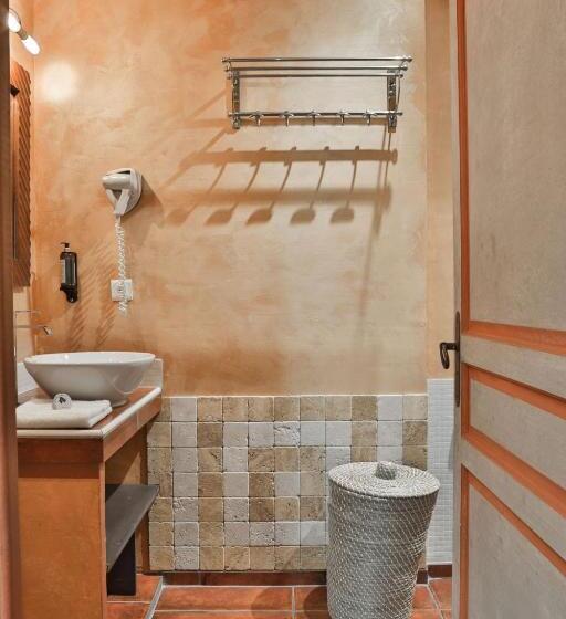 디럭스 스튜디오, Maison D'hôtes Le Hameau De La Mûre