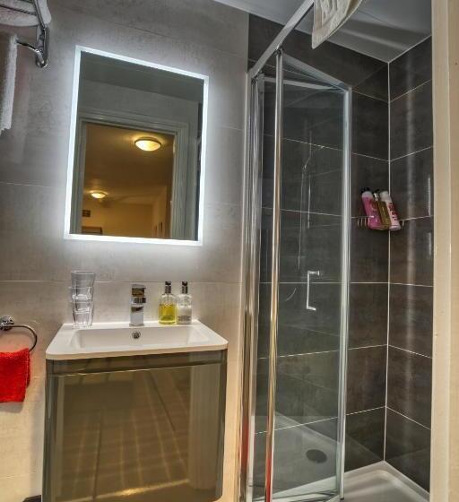 豪华家庭房间, Pitfaranne Guest House