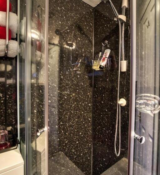 标准间, Pitfaranne Guest House