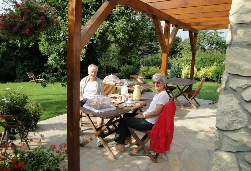 Escritório Estándar, Pension Karnet