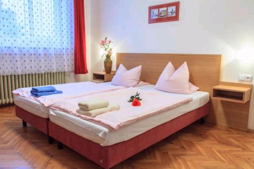 Escritório Estándar, Pension Karnet