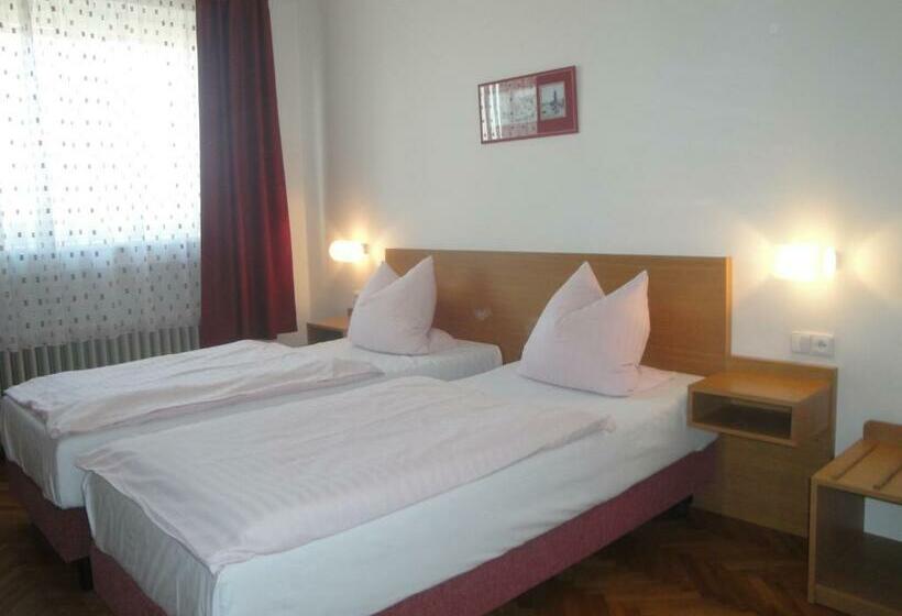 Escritório Estándar, Pension Karnet