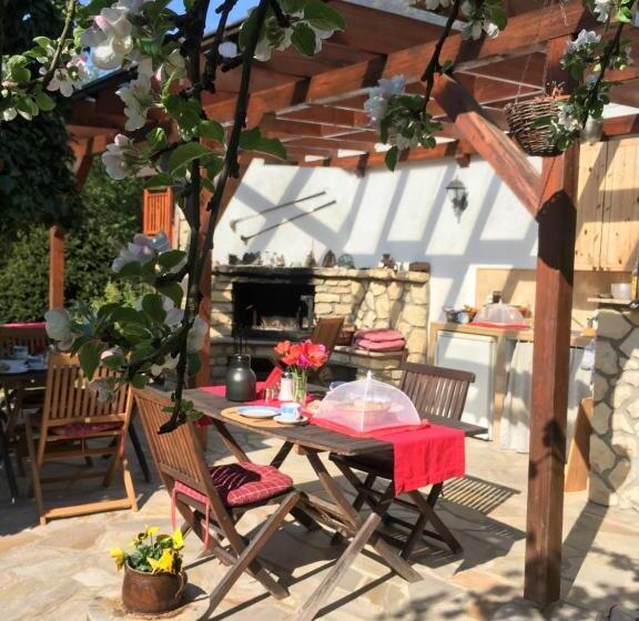 Escritório Estándar, Pension Karnet