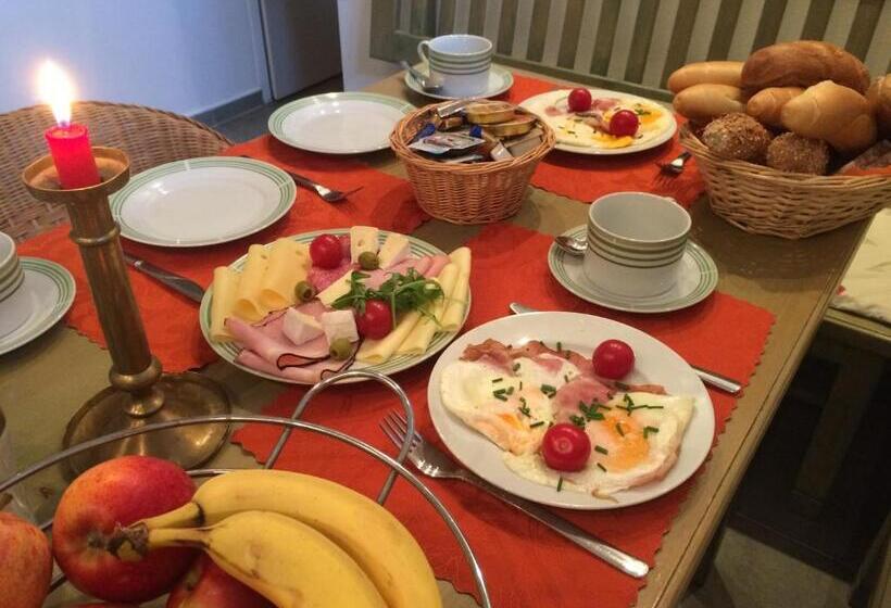 Escritório Estándar, Pension Karnet