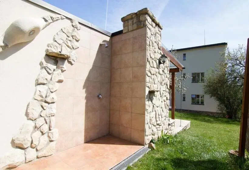 آپارتمان 1 خوابه, Pension Karnet