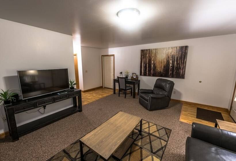 Люкс 2 Спальни, Draft Horse Inn And Suites