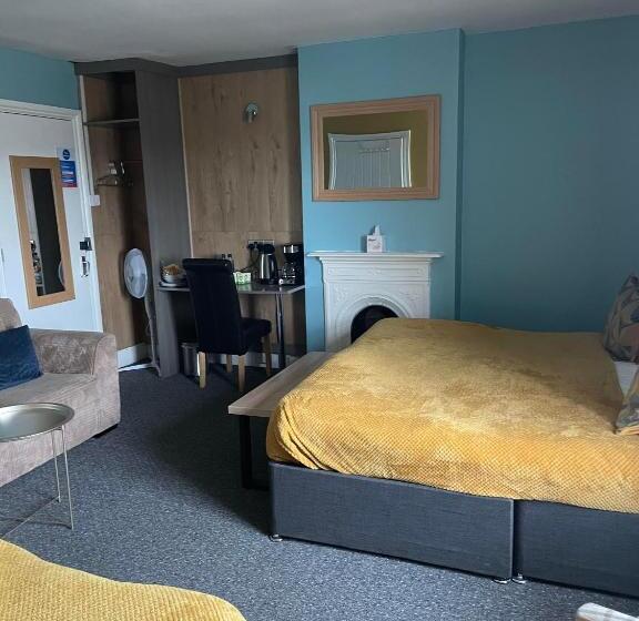 غرفة عائلية, The Crown Inn   By Blunt Bars