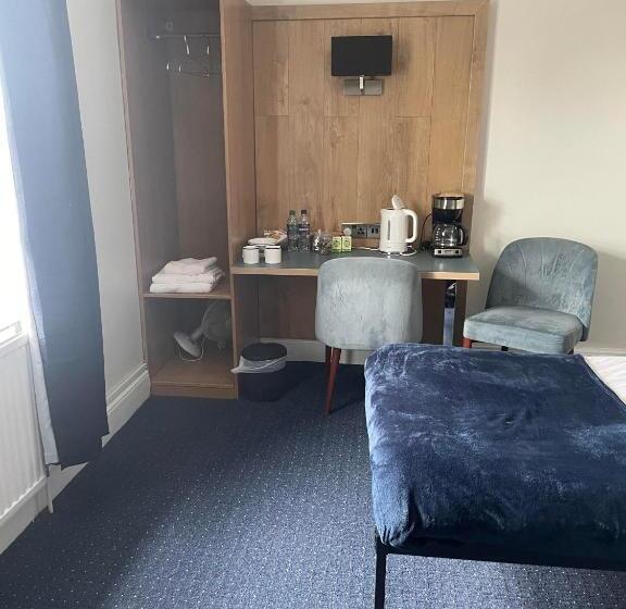 غرفة قياسية حمام مشترك, The Crown Inn   By Blunt Bars