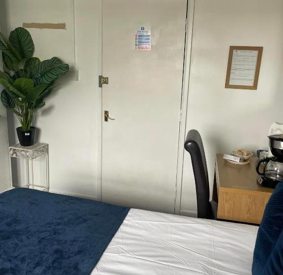 バスルーム共有のシングルスタンダード, The Crown Inn   By Blunt Bars