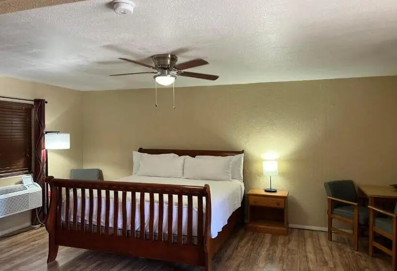 キングサイズベッドのスタンダードルーム, Timberlodge Inn