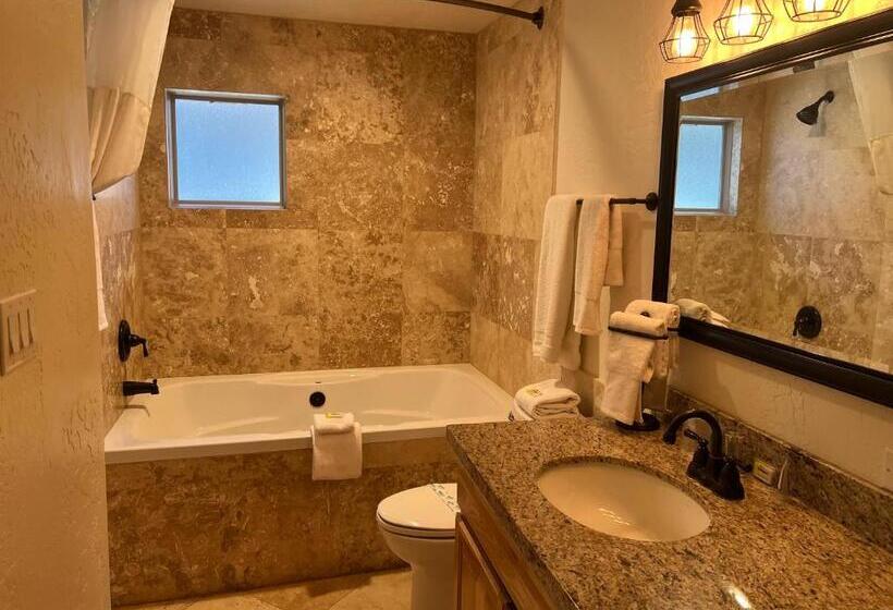 스위트, Timberlodge Inn