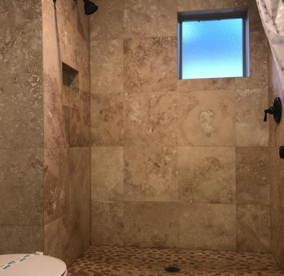 스위트, Timberlodge Inn