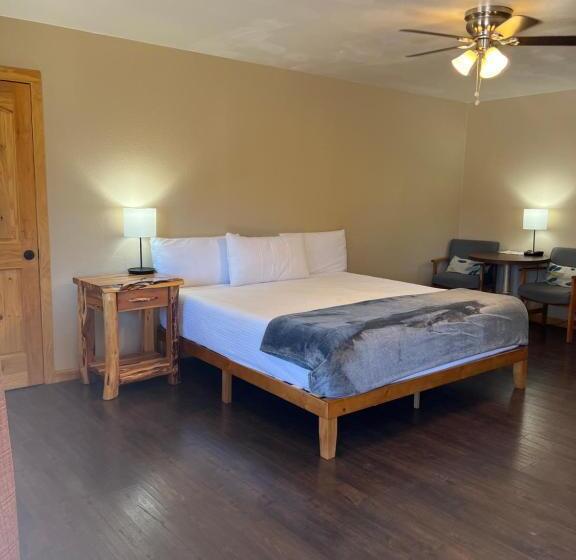 스위트 킹사이즈 침대, Timberlodge Inn