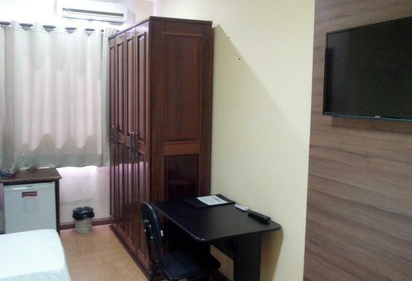 スタンダードルーム, Estação