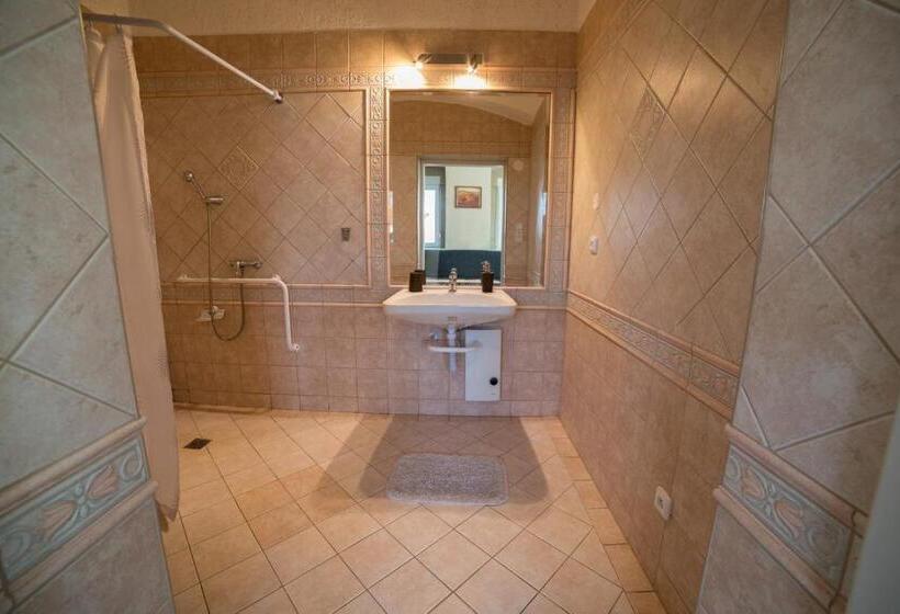 스탠다드 룸, Holiday Centrum