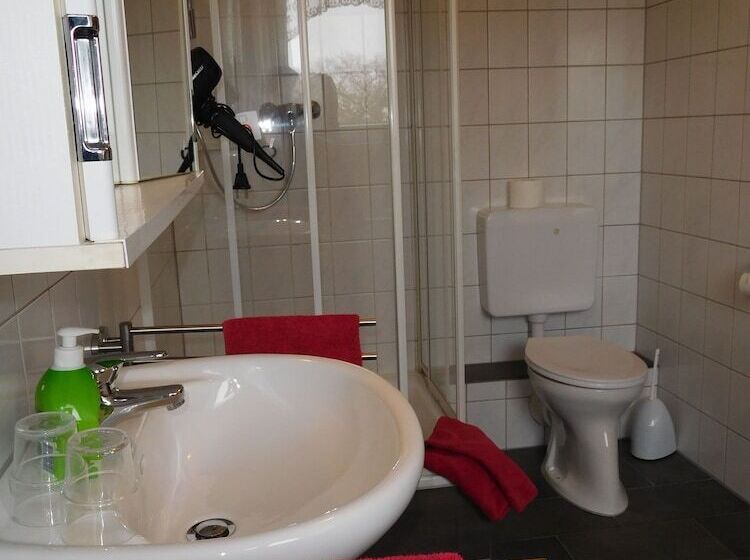 패밀리 아파트, Kirschberghof Gästehaus Und Weinverkauf