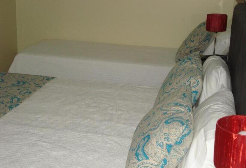 اتاق استاندارد سه نفره, Princesa Do Gilão