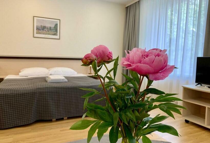 اتاق استاندارد سه نفره, Vesk Svečių Namai