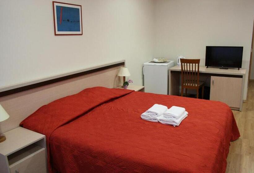 اتاق استاندارد سه نفره, Vesk Svečių Namai