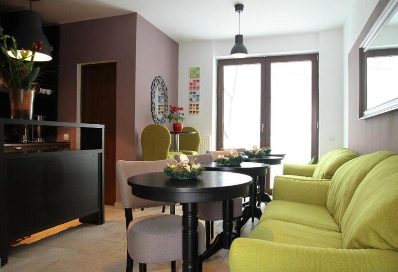 标准工作室, Studio Apartcity