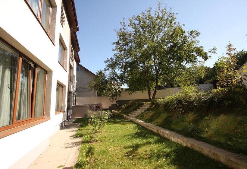 إستوديو بريميوم, Studio Apartcity